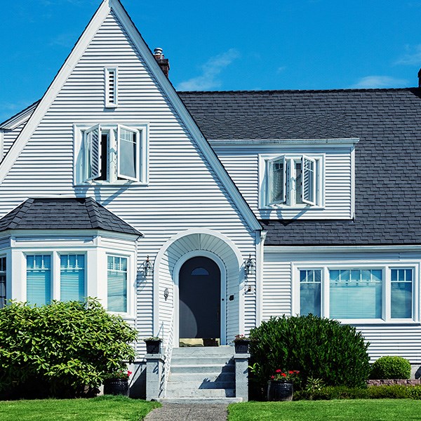 home getting a roofing estimate in marblehead ma