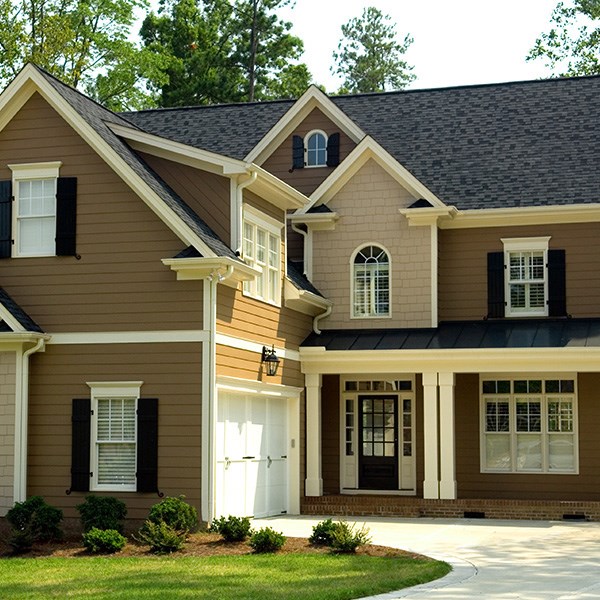 home getting a roofing estimate in Worcester, MA